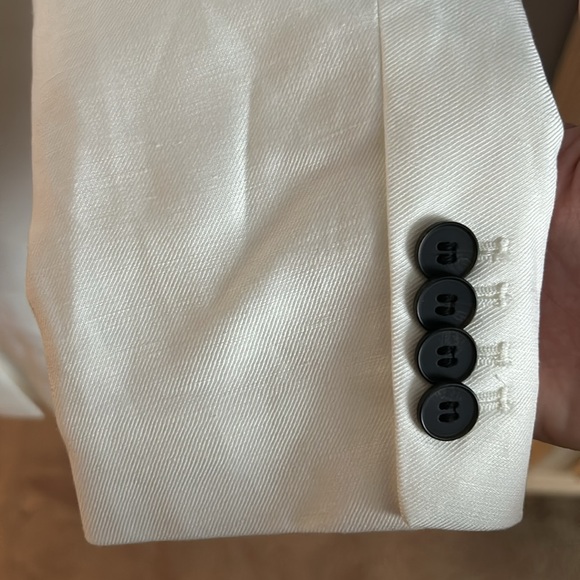 Oversized women’s blazer in off-white - Picture 5 of 8